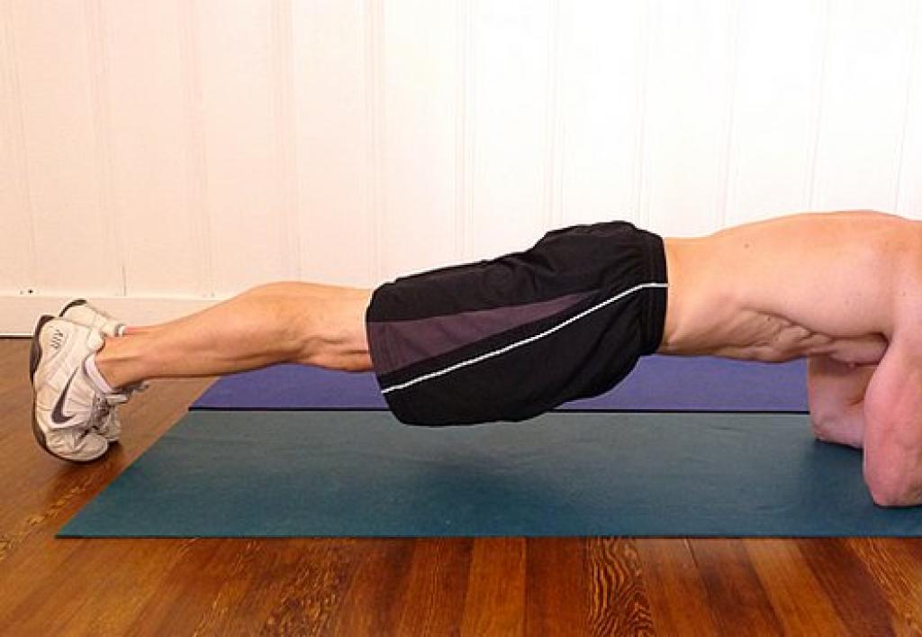 Plank exercise, how to do it correctly and how many approaches